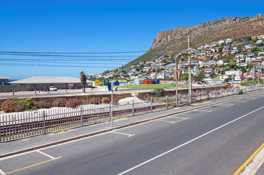 2 Bedroom Property for Sale in Fish Hoek Western Cape